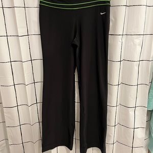 🌭 3 for $20 SALE - Ladies Nike Dri-FIT Pants Sz Medium